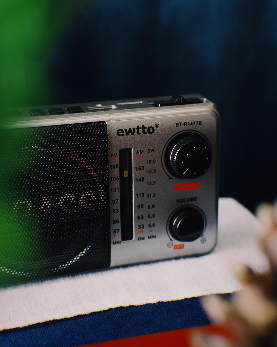 Radio Ewtto Portátil Bluetooth Radio Ewtto Portátil Bluetooth